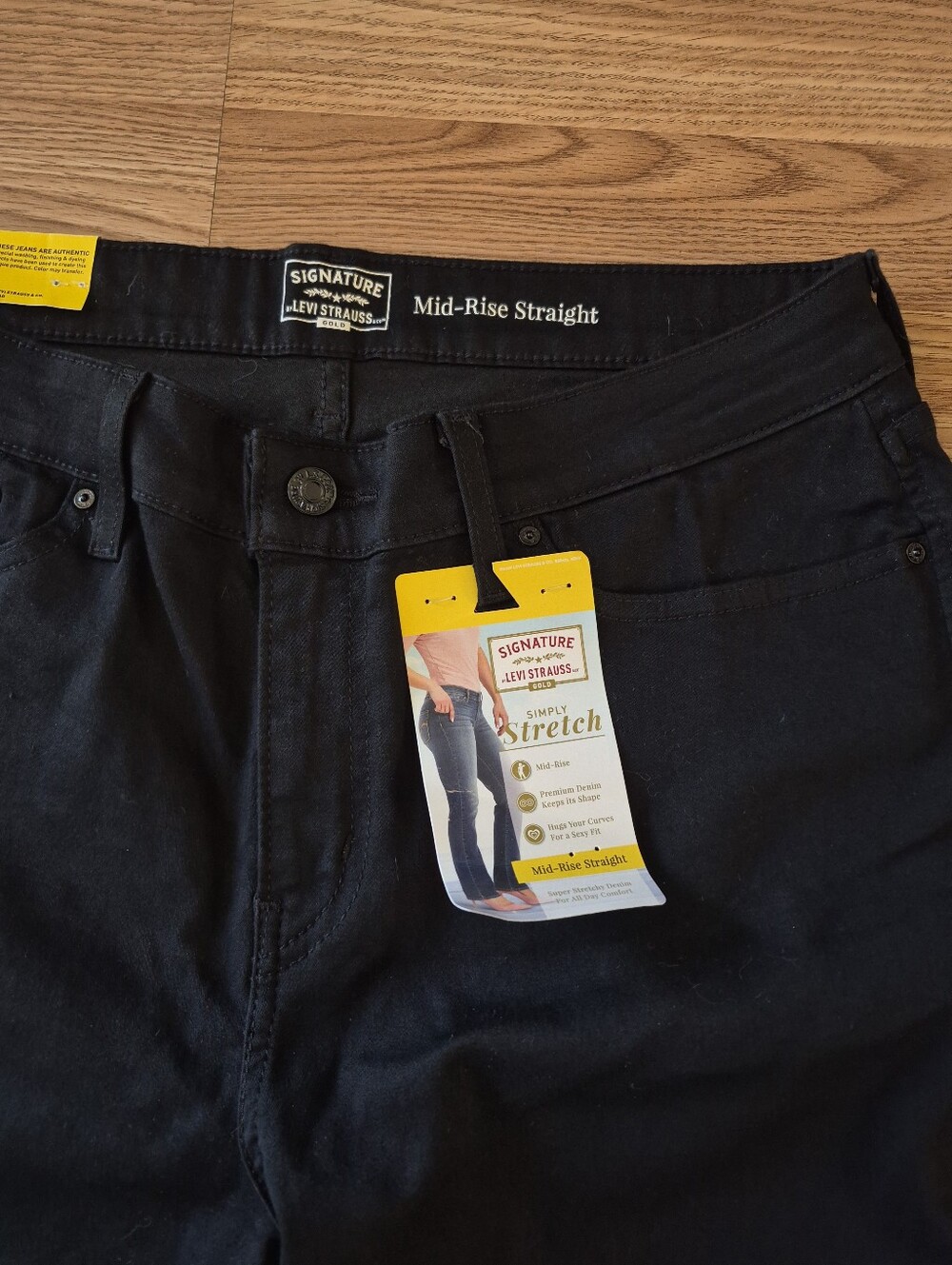 Levi's Women's Mid-Rise Straight Black Jeans - Picture 3 of 8